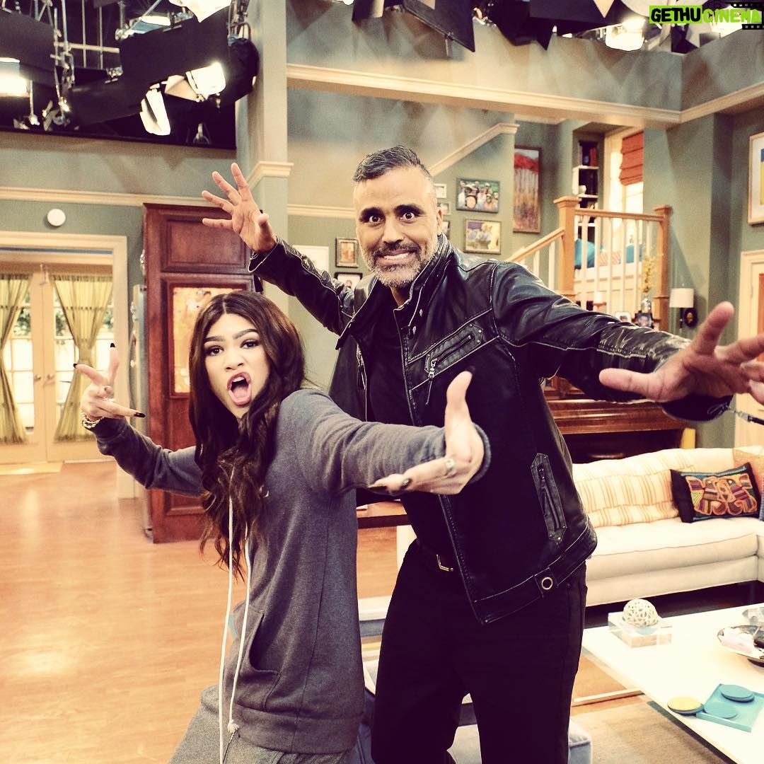 Rick Fox - 1.9K Likes - I may be the #HeadOfTheOtherSide but @zendaya and I are on the same #KCUndercoverTeam In real life -Tune in Tonight 7pm PST #disneychannel for Season Finale
