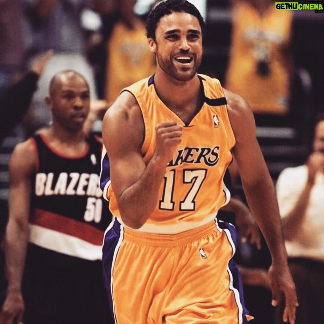 Rick Fox - 2.2K Likes - When you realize it's #Thanksgiving and you only have a 3 day work week... #GameOn