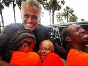 Rick Fox Instagram - Spread Love ❤️ #242totheworld🌎🇧🇸