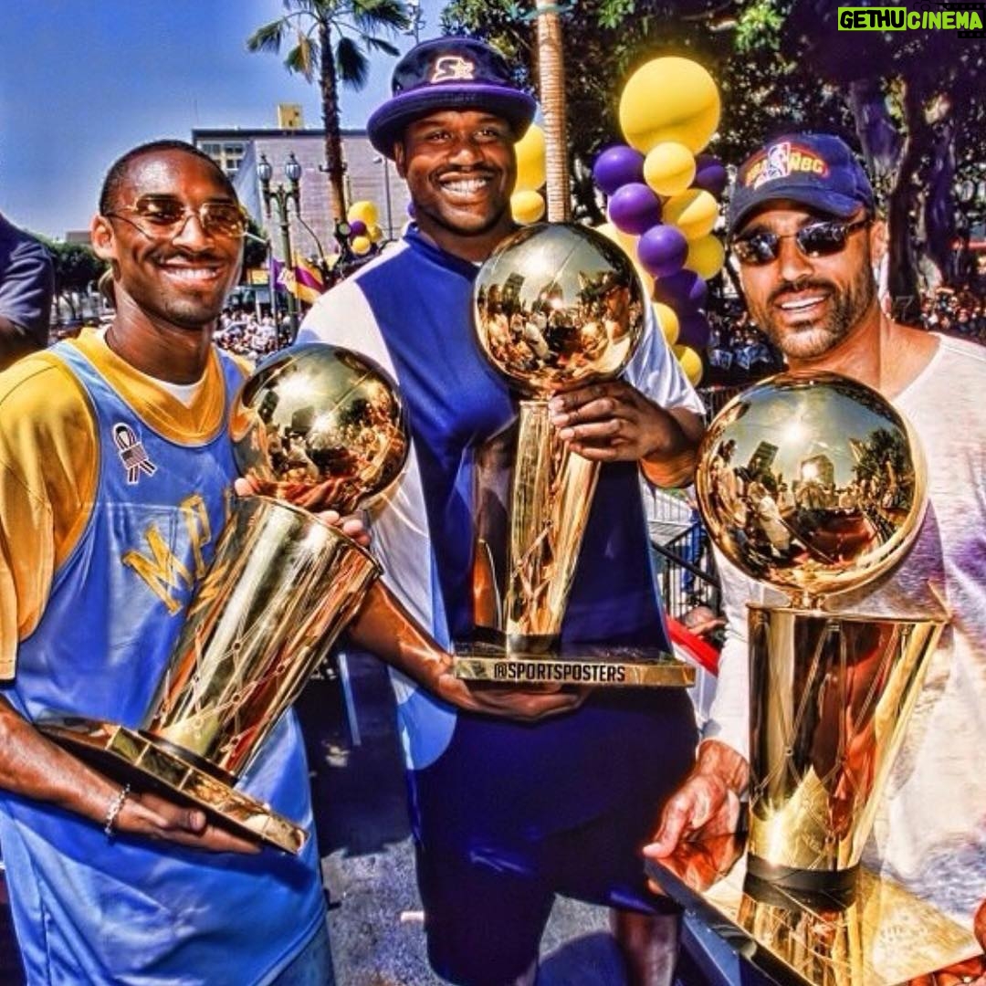 Rick Fox - 2.2K Likes - #TGIF! Friday got me feelin' on top of the world! Who's with me? 👆🏆