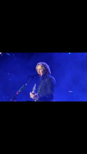 Rick Springfield Instagram - “I’ll Make You Happy” from the 
s/d/a/a album at @stratvegas 🎲🎲