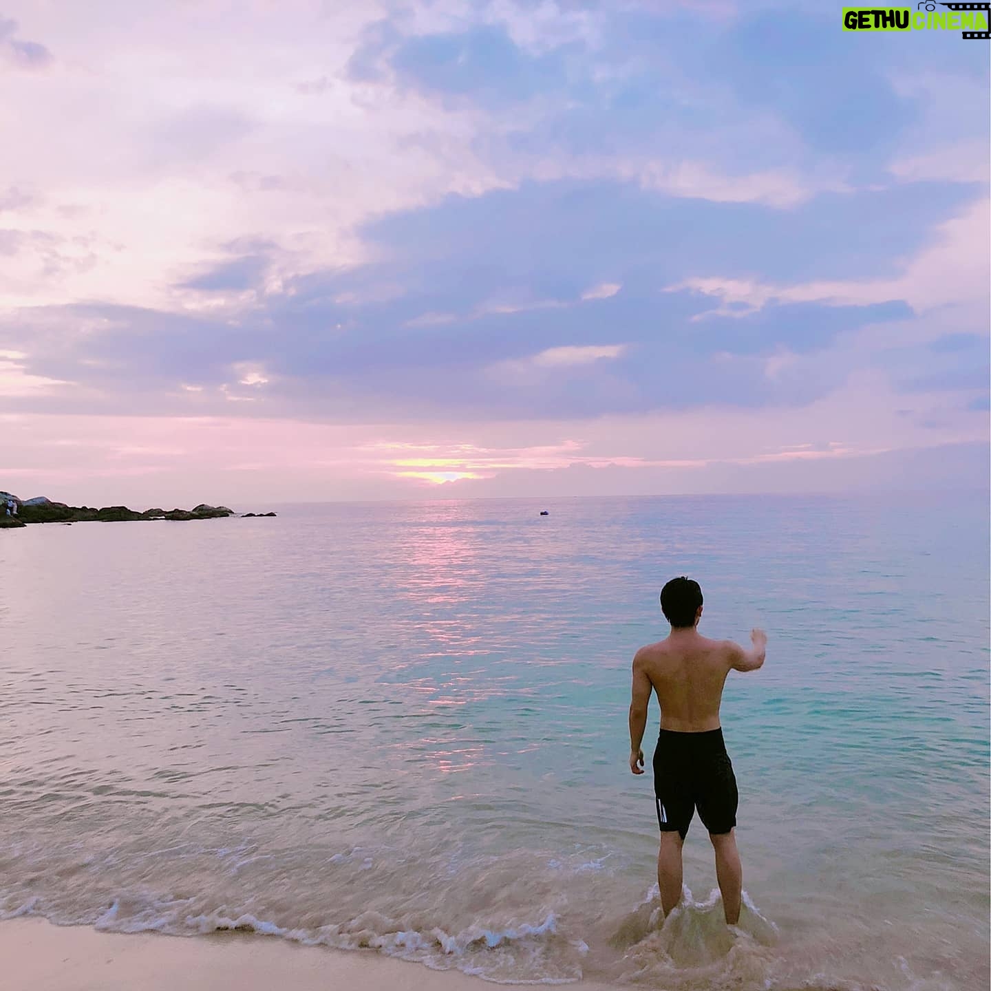 Ricky - 14.6K Likes - when is on tour ✈