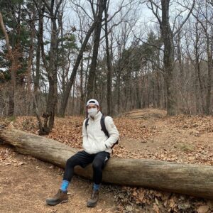 Ricky Instagram - 등산화 필수..