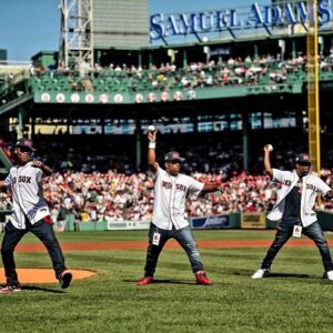 Ricky Bell Instagram - Three Strikes!! #BBD #firstpitch @fenwaypark