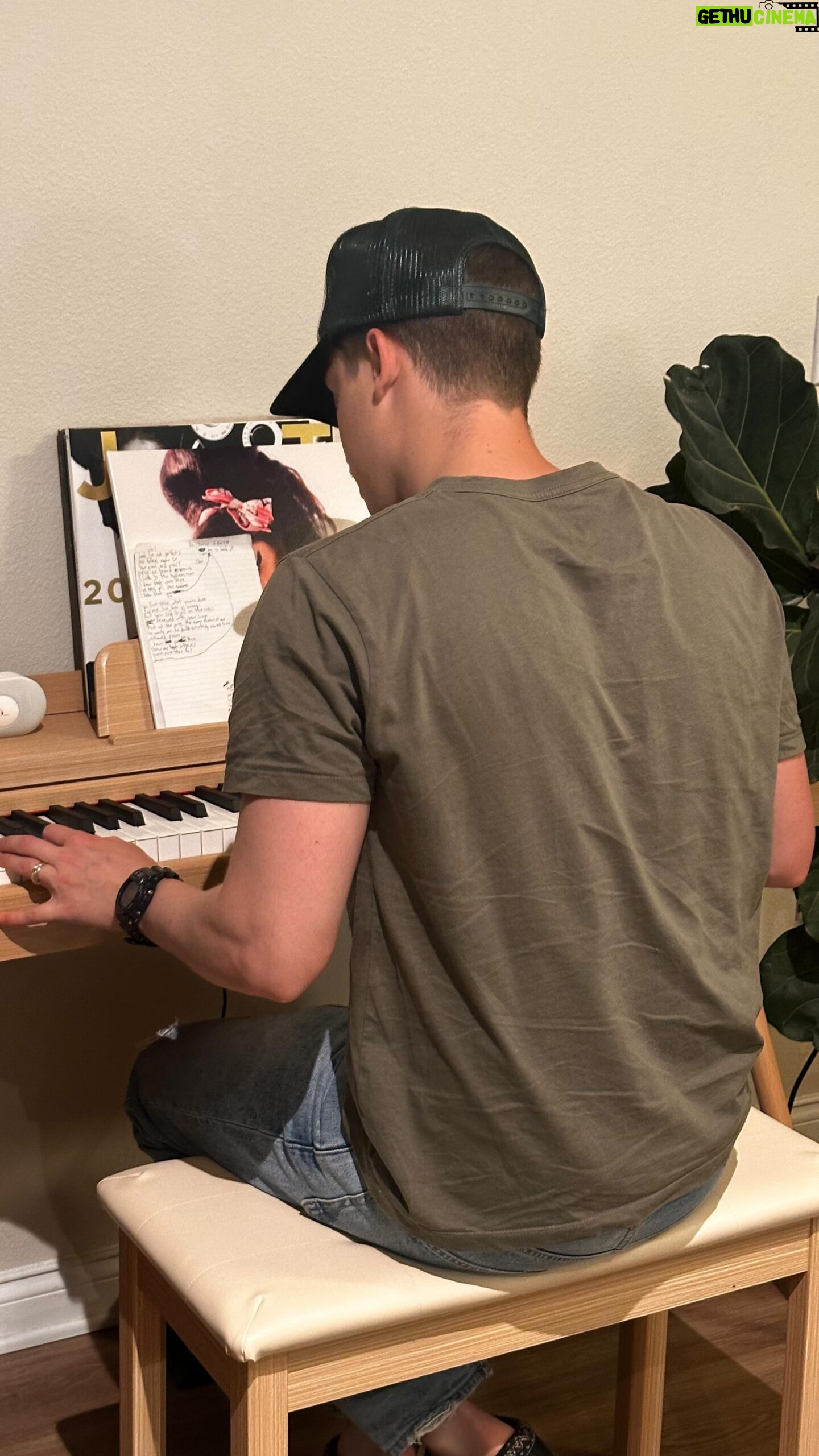 Ricky Garcia - 3 Likes - I’ve never really dabbled into keyboard before, but I’ve been feeling it’s time to start. So here’s a small taste of a song I’ve been singing nonstop for the last couple months.
Been super inspired by @hulvey lately and stoked to be going to his show this next weekend.
Glory to the Father, You deserve the praise 🙏🏼