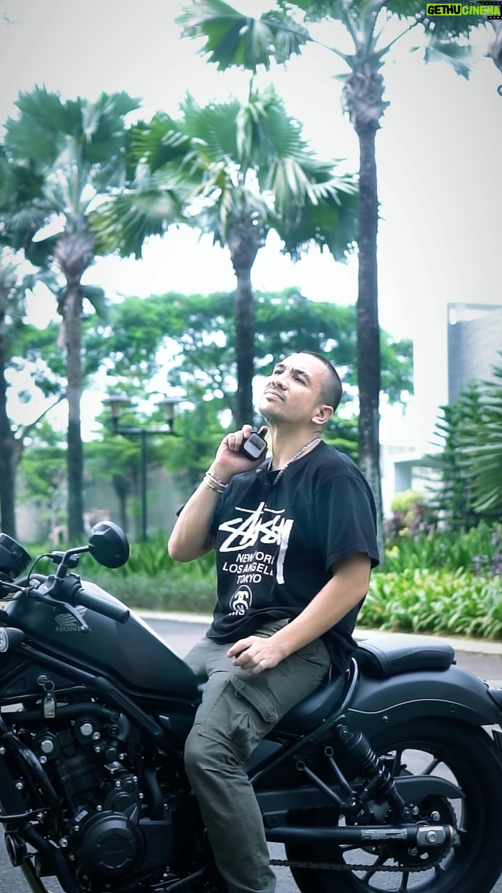Ricky Komo - 2K Likes - Lupa diri karna keenakan wanginya @maverich.id
