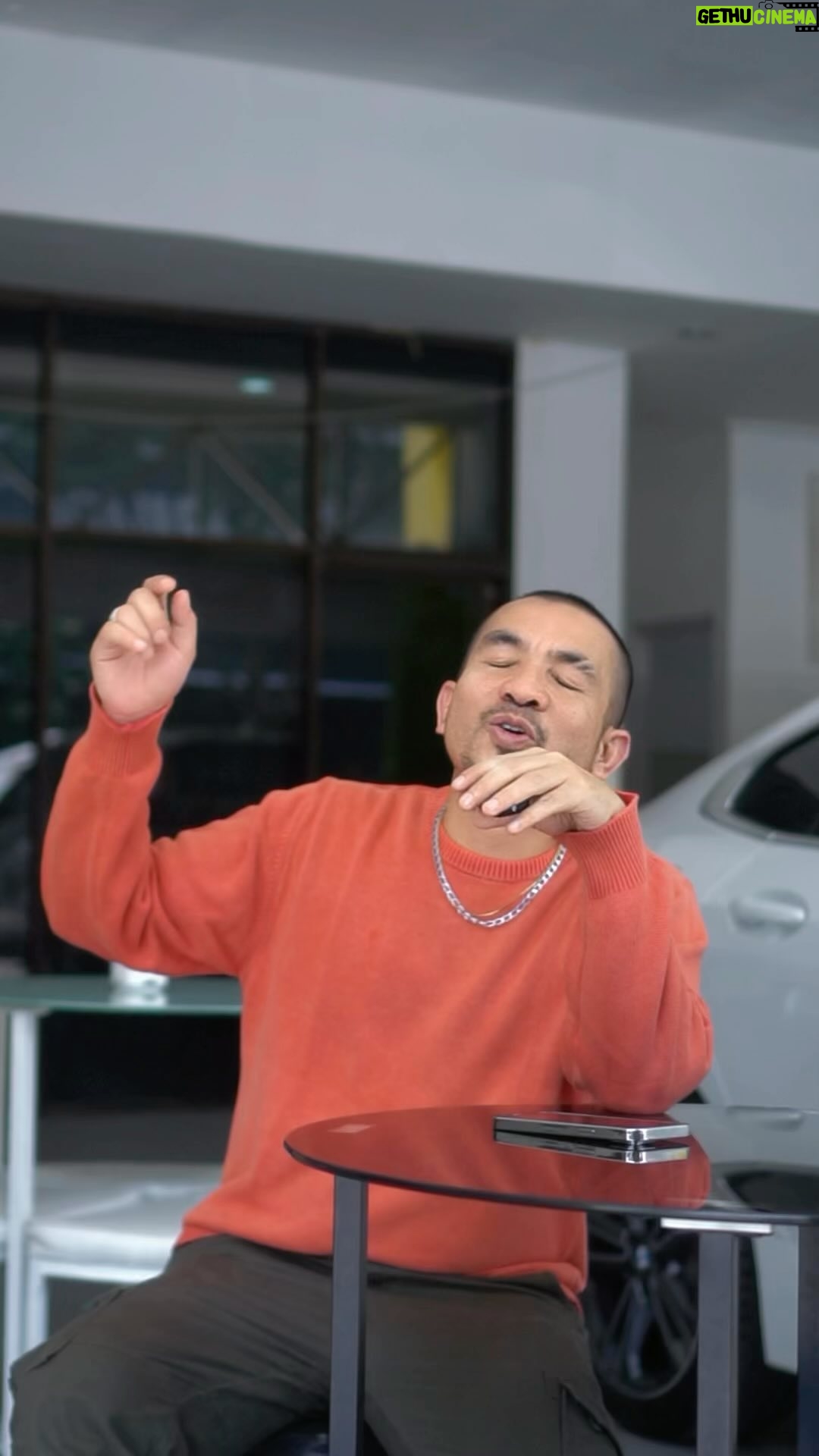 Ricky Komo - 27.6K Likes - Jangan halalkan segala cara untuk bisa mudik anak rantau..!! Semangat dan trus berjuang!!!
