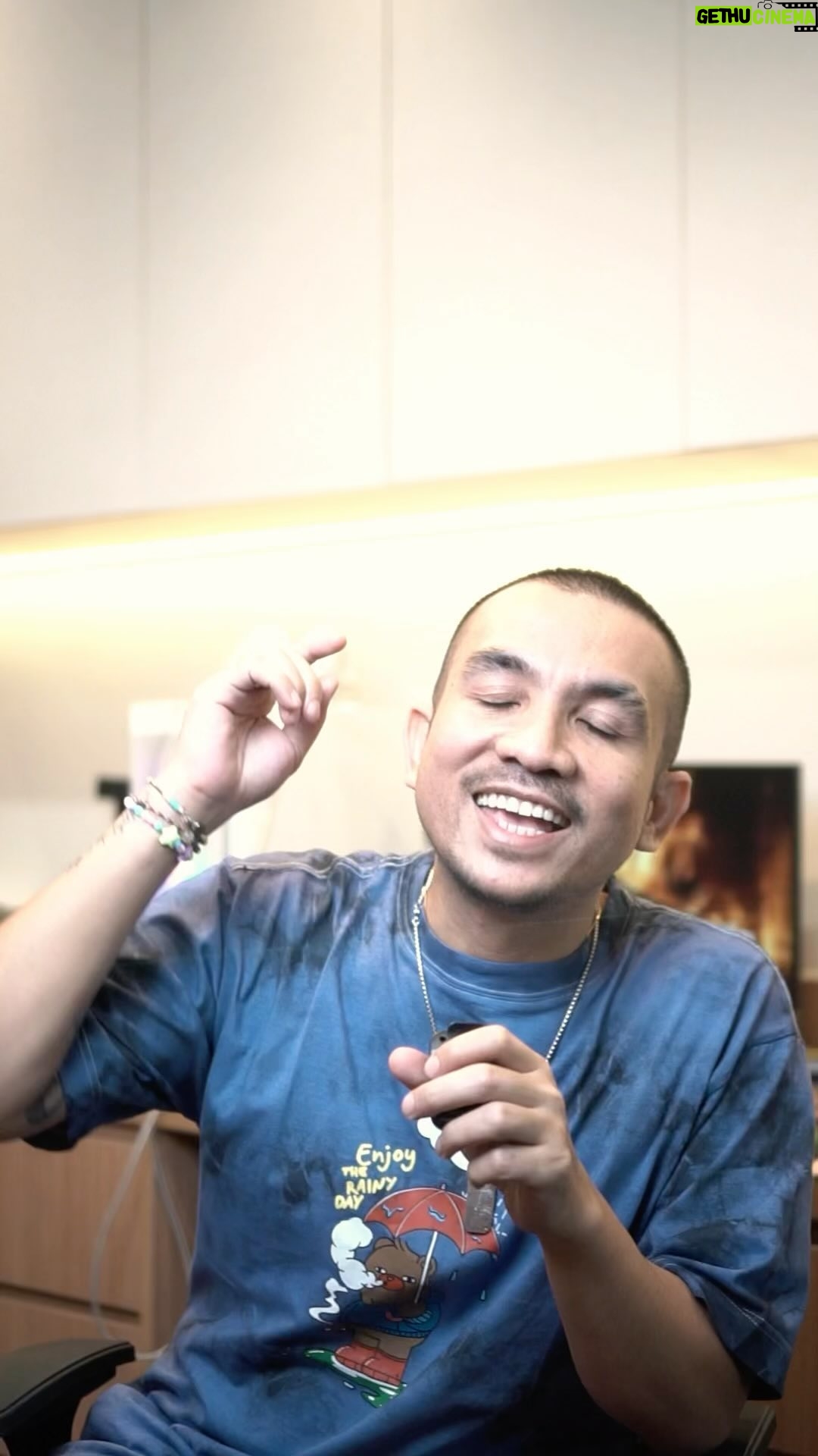 Ricky Komo - 4.3K Likes - Saling bantu aja.. biar banyak juga org bantu lo waktu lo butuh di bantu