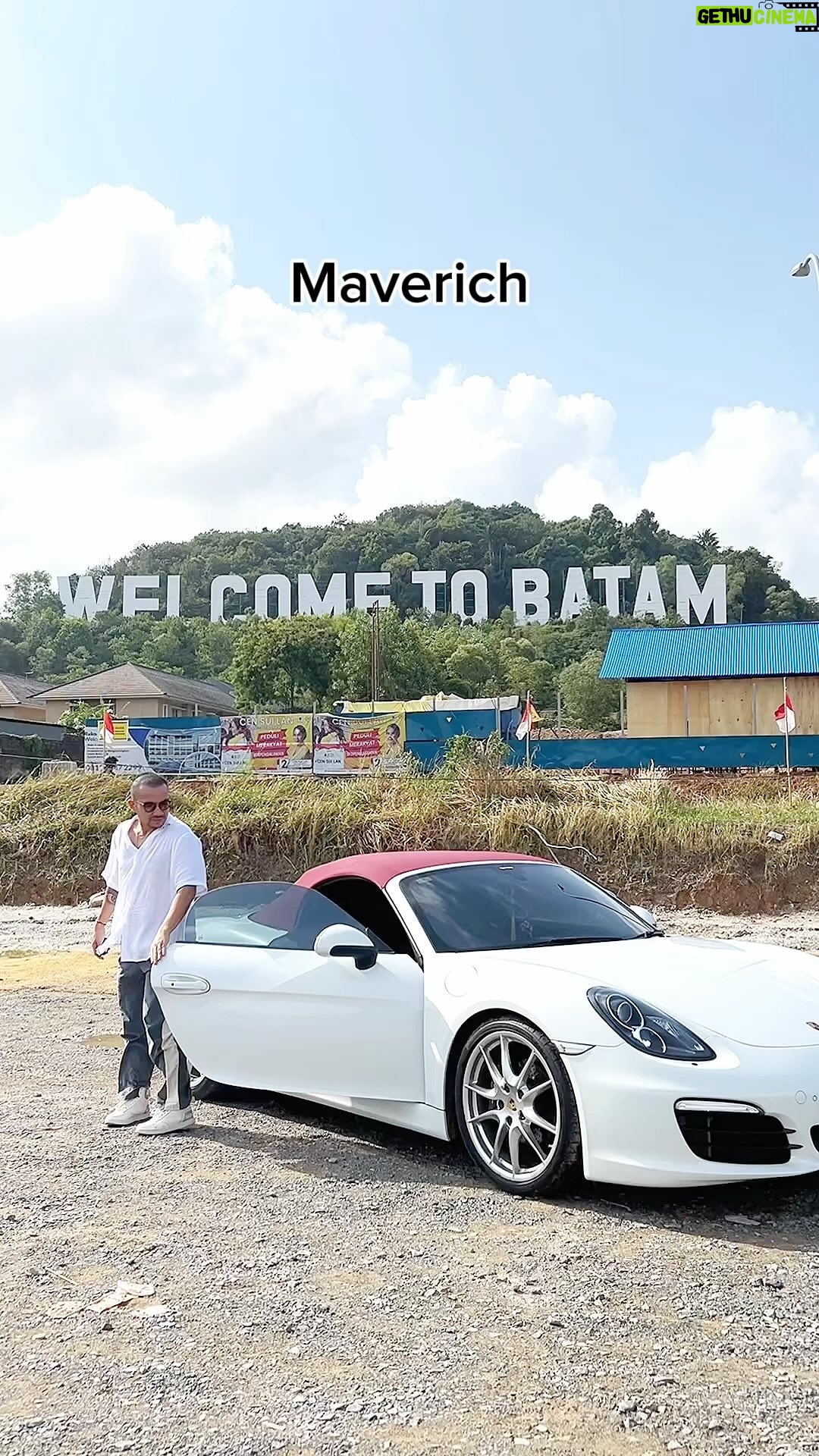 Ricky Komo - 1.5K Likes - Yakin aja dulu anak rantau.. ngk ada yang ngk mungkin.. gw sumpahin mobil kayak gini ada di garasi rumah lo..!! Semangat anak rantau...!!! Jangan lupa pakai @maverich.id ya!!!