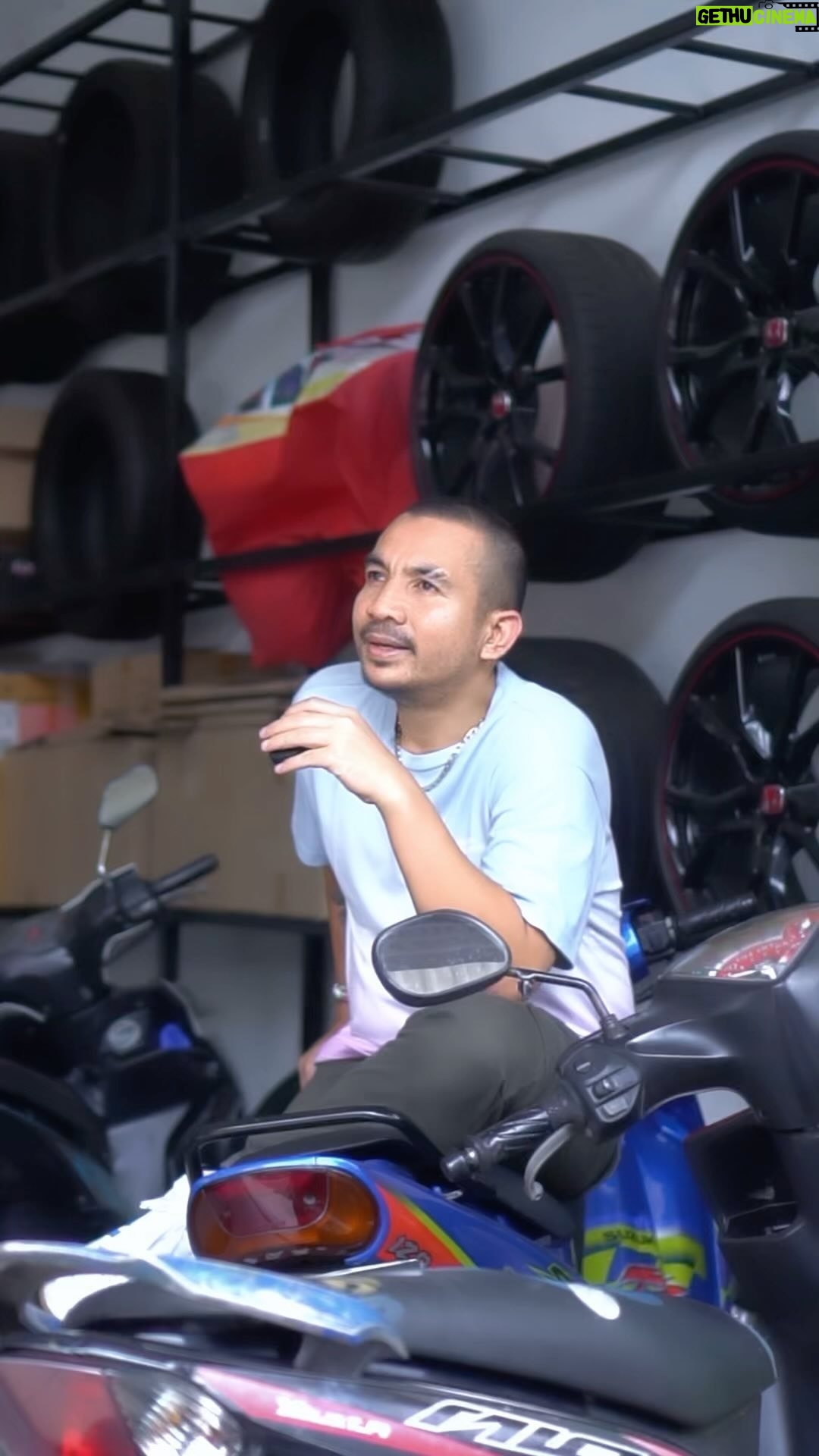 Ricky Komo - 6.1K Likes - Jangan tanyain gw mudik apa ngk!!!
