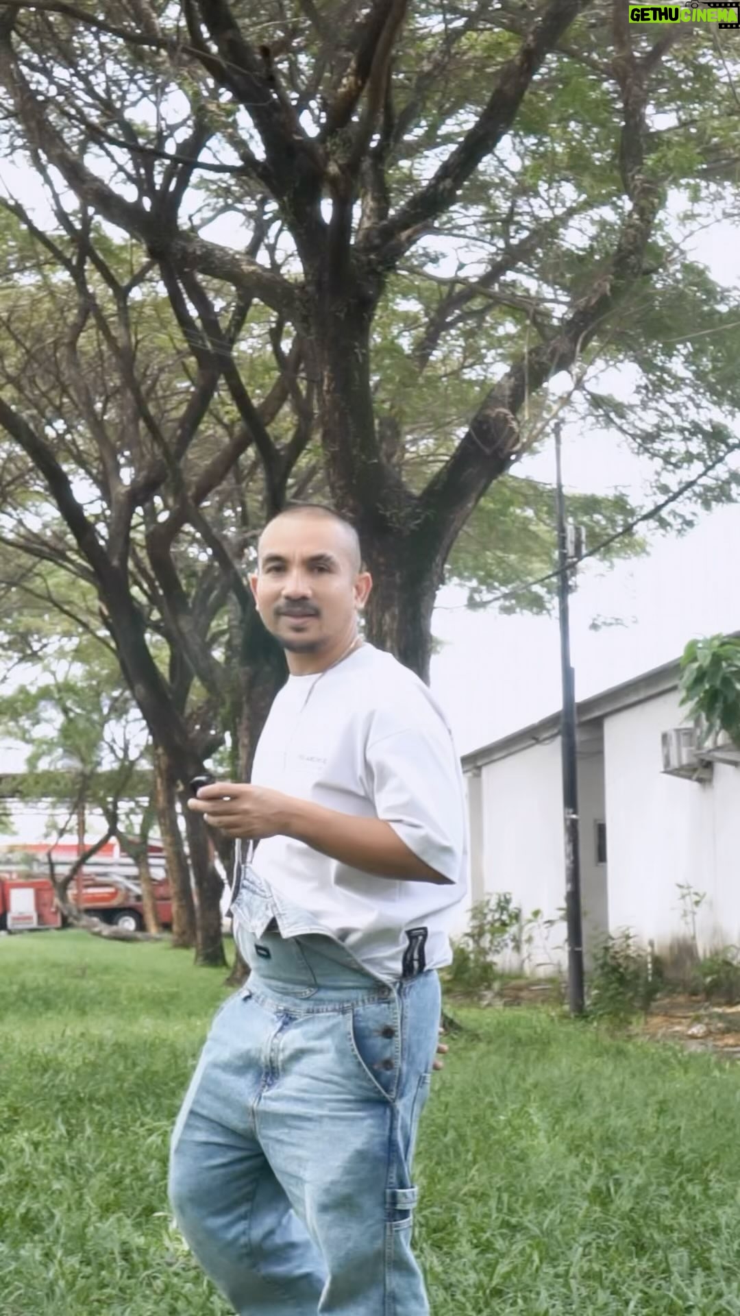 Ricky Komo - 16K Likes - Semangat guys.. tolong follow @semangatrantau_ guys 🙏