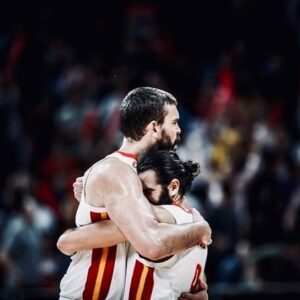 Ricky Rubio Instagram - ... uno más #SomosEquipo #LaFamilia
