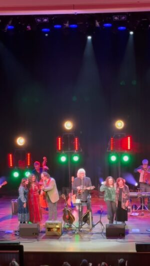 Ricky Skaggs Instagram - Celebrating “Christmas Times A Coming” at @theryman! Join us at an upcoming show near you! 
.
.
#rickyskaggs #ryman #rymanauditorium #theryman #christmasmusic #christmassongs #bluegrassmusic #thewhites #countrymusic