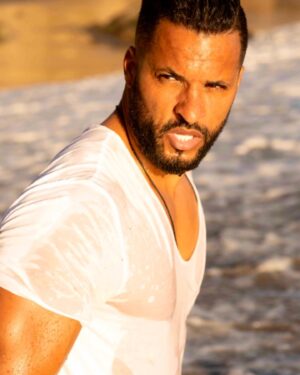 Ricky Whittle Instagram - Life’s a beach if you are. 
It’s a wonderful festive time of year but also the hardest for some who have lost loved ones and have to endure these times without dampening others spirits. Big love to all those with the courage and strength that are getting through this time. You are never alone, as long as you remember and keep those memories in the front of your mind they will always be with us,to feel bad is not wrong, to cry is not wrong, to feel sad,depressed,frustrated is all just how you feel. But know you got through yesterday, you will get through today and you will continue through that dark tunnel with that strength and courage. Eventually that light at the end of the tunnel gets brighter whilst the darkness fades. Focus on that light, keep that energy and the positivity in the world, focus on that which help us. Memories,Nature, animals, music, film,tv, training, learning something new or exciting, friends or family. 2020 was a tough one for all, 2021 not much better but better and you got through both. I’m not a doctor,scientist or in the know but i am an optimist and hope 2022 will be a wonderful improvement for you all. I wish you all strength, health, happiness and success. I hope we can all look out for each other more, be understanding and listen. We have two ears and one mouth, by that ratio I say we should listen twice as much as we speak. Pay attention, listen, learn and hopefully we can continue to move forward together, equally. We are all human,we all have love in our hearts,hate is a choice,a choice I have no time for. People have their journeys and I wish them well. Anyone carrying hate will only poison their own mind and future bringing me back to… life’s a bitch if you are. This message won’t apply to everyone, I sometimes see people remark and make negative comments, then this message ain’t for you ,not everything is about you🤷🏾‍♂️ just move on. This is for anyone who wants to hear it, who just wants a little positivity to pass a few minutes. For you who got this far and wanted to…
You got this💪🏾❤️🙏🏾🙌🏾 Happy new year

📸 @sarahorbanicphotos #positivevibes #positivitybreedspositivity #happynewyear #love to my #whittlefamily