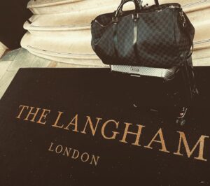 Ricky Whittle Instagram - Holiday season at the @langham_london ❤️🎄

After a beautiful stay at the @langhamgoldcoast Australia I was advised if ever in london to check out their sister hotel and she did not disappoint 😍
Huge thanks to all at the @langham_london for a beautiful stay on my quick trip to the motherland🇬🇧. Stunning suites,  great food,wonderfully helpful staff and a sick gym to compensate for the amount of British choccy I’ve stuffed my face with😜💪🏾 #sorryimnotsorry
Huge thanks to to my #langhamfamily @deearthur11 #alice #artours #joana @vxp @christiieeee #thelanghamhotel #london #hotellife #luxury #palmcourt #wigmorelondon #atesianbar
