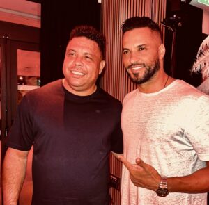 Ricky Whittle Instagram - Legend✨🇧🇷🇧🇷🇧🇷🇧🇷

Listen kids…imagine Messi & CR7 but bigger,quicker more powerful and you had el phenomenon @ronaldo #R9 #thegoat 🐐

Brazilian Ronaldo, “O Fenômeno” (The Phenomenon), blistering pace, unmatched dribbling skills, and a lethal finish off both feet was still the best in the world even after two career threatening knee injuries. Frightening how good he could’ve been without those surgeries,today would be worth way over 200million🤯🤯✨✨The fear in defenders faces was hilarious,and this was when defenders were truly world class.Nesta,maldini,cannavaro ,Rio and the like. Todays game would be a breeze for him
I imitated his goal celebrations whenever I played as a kid,had his jerseys and boots,I still have his signed jersey on my wall as a grown man, so yes you could say I was excited to meet an inspirational idol of mine. What a great guy,humble,funny and generous with his time,year made✅ 
Thankyou 🙏🏾 @ronaldo @patrickmouratoglou @mouratoglou_resort @flo_montecristo @adrianakarembeusklenarikova @adilrami #awhittleexcited #ronaldo #brasil #legend #goals