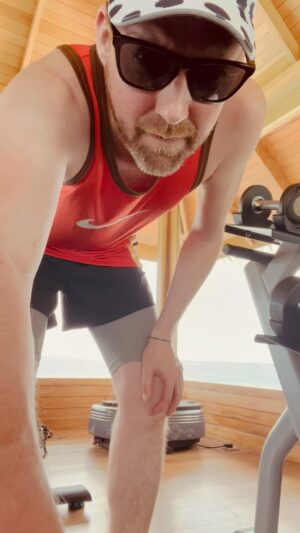 Ricky Wilson Instagram - To achieve the unique and distinctive vocal sound on our new song #BeautifulGirl I insisted on being flown out to the Maldives with a Power Plate. @huvafenfushi_maldives