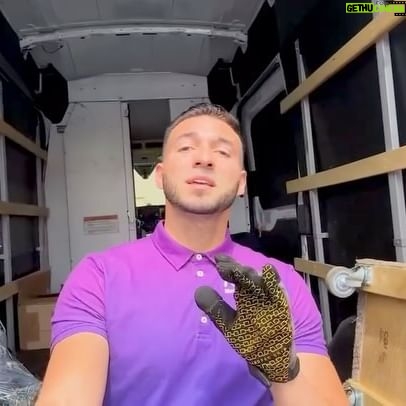 Rico Suarez - 10.7K Likes - Wouldn’t it have been nice to have invested in Uber or Amazon in the early days? Introducing Muvr. The solution for everything that’s wrong with the moving industry.
Join the disruption - Invest in Muvr with just $100. 🚀💜 Wefunder.com/muvr
No hubiera sido genial haber invertido en Uber o Amazon en sus primeros días? Presentamos Muvr. La solución para todo lo que está mal en la industria de mudanzas.
Únete a la disrupción - Invierte en Muvr con solo $100. 🚀💜 Wefunder.com/muvr