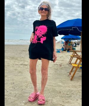 Riff Raff Instagram - WAKES UP AT 8am EATS A BANANA AND DRiNKS 10 oz OF ORANGE JUiCE…. WALKS 2 MiLES A DAY … USED TO RiDE ROLLER BLADES 2 MiLES A DAY TiL SHE BROKE HER WRiST NOW SHE RiDES A BiKE 2 MiLES A DAY … ONLY SOLUTiONS NO EXCUSES … MAKES DiNNER FOR EVERYONE … CLEANS THE ENTiRE HOUSE BEFORE SHE GOES TO SLEEP (no matter whose house she is at) … RUNS A SUiCiDE PREVENTiON CENTER ANSWERiNG CALLS AND PRAYiNG FOR PEOPLE AND WALKiNG PEOPLE THRU THE DARK FROM 2am to 5am WAKES UP AND DOES iT AGAiN … LiSTENS TO MUSiC 24/7 iN THE CAR AND MTV ViDEOS ALL DAY AND VH1 ViDEOS AT NiGHT … THE FEELiNG i GET FROM MUSiC .. THE GiFT OF FEELiNG MUSiC FROM MY MOTHER .. MY DAD WOULD CATCH A ViBE FROM “Eye of the Tiger” AND James Brown “Living in America” and “Rock Me Amadeus” .. THE MOST COMPASSiONATE HEART FELT MOM .. SHE iS 72 AND ALWAYS STRiViNG THRU LiFE THE MOST OPTOMiSTiC AND SELF RELiENT SELF STARTiNG HUMAN ON EARTH  AND i WOULDNT BE WHO i AM iF i WASNT HALF OF HER … AND SHE WROTE A BOOK THAT WiLL BE PRESENTED ON MY TALK SHOW WHERE SHE WiLL BE A GUEST TO TALK ABOUT WHAT iT iS ABOUT… HAPPY MOTHERS DAY TO MY MOM THE FLAMBOYANT FLAMiNGO OF FLARE 🦩
