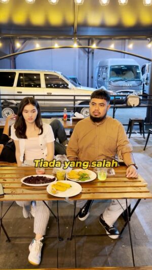 Rigen Rakelna Instagram - Buka secukupnya aja, jangan sampe kenyang bego begini.

Footage mesjid: @ant_tiflen