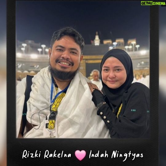 Rigen Rakelna - 10.9K Likes - Terima Kasih atas doa teman-teman semua✨️
Tidak terasa kurang lebih 10 hari perjalanan, rasanya begitu cepat, aku mengira rindu itu hilang setelah pertemuan, ternyata setelah berpisah (dengan Baitullah) aku semakin rindu.
Semoga menjadi umroh yang mabrur & makbul, Aamiin Allahumma Aamiin
@rigensih 🩷 @indhningtys
Dari tempat terbaik semoga Allah jadikan bulan madu kali ini jadi bulan madu terbaik Insya Allah.
Kita doakan teman-teman semua yang menyaksikan video ini semoga Allah segerakan juga untuk mengunjungi Baitullah, Insya Allah Semua Bisa Umroh
Follow @bisaumroh.official @insyaallahsemuabisaumroh
untuk update program-program terbaik kami✨️
#bisaumroh #semuabisaumroh #umrohamanah #fypjalurlangit #umrohsimply #umrohterbaik #umrohseru #umrohyuk #makkah #madinah #rindubaitullah
