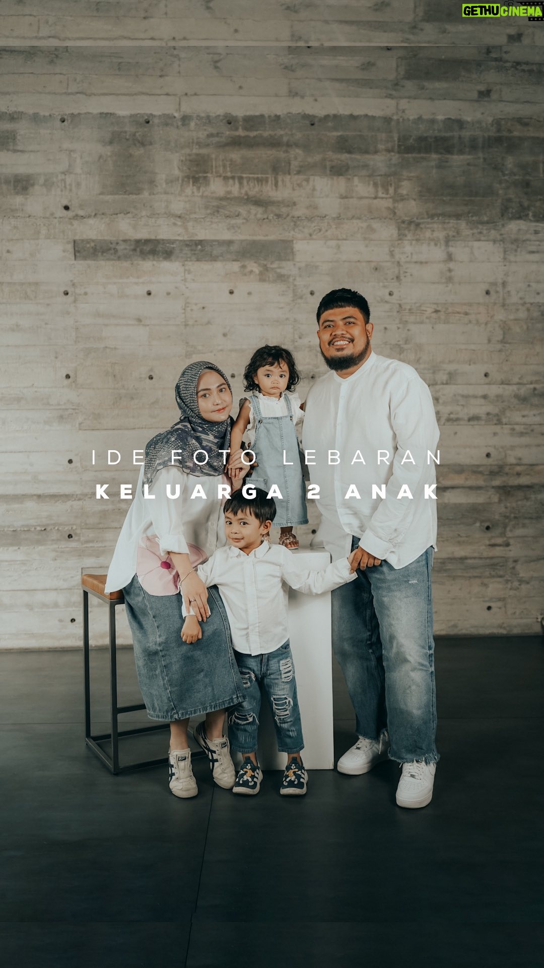 Rigen Rakelna - 62.4K Likes - Ide Foto Lebaran buat Keluarga 2 anak bareng keluarga Avatar! Haha. Akhirnya kesampean kan bisa motoin keluarga bahagia ini @indhningtys @rigensih 🙌🏻🫶
Jangan lupa save biar ga lupa pas Lebaran‼️
#eidmubarak #familyposes #familyphotography #tipsandtricks #poseideas