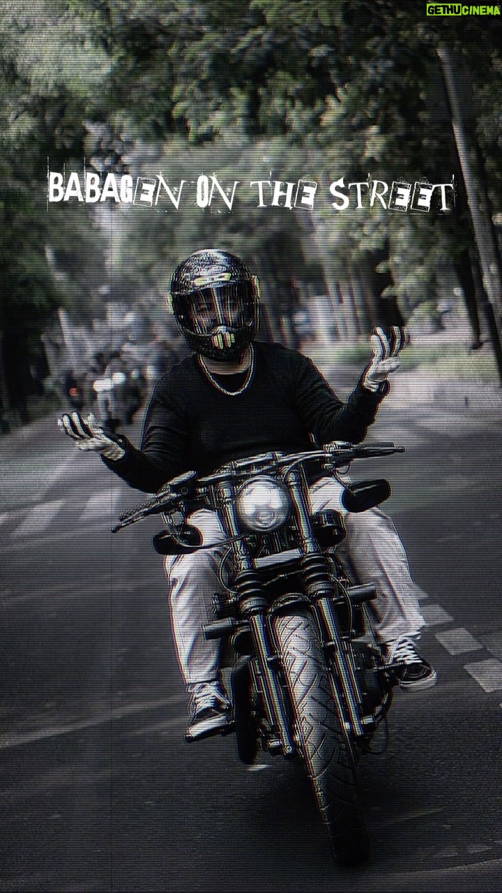 Rigen Rakelna - 13.6K Likes - Emang mantepp nih template template capcut. Jadi motoran terus nih postingan gue, bikers banget dah ah. Dan ini motoran dalam rangka mencintai club motor kesayangan @theprediksi_ 🤘🏽
🪖 @njshelmet
📸 @zhr.motoproject