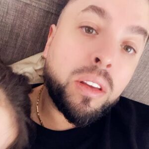 Rigeo Instagram - Para que vean !! Reny es esa típica niña que te mira de cerca, te toma la cara te acerca a ella, y no te da el beso jajajajajajaj !! Es de las que te deja en la friendzone muy bien hija mía!! Te amo jajaja