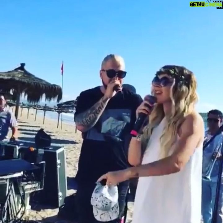 Rigeo - 1.3K Likes - @carlajaracadiz @fcokaminski que recuerdos mas lindos acá en su matrimonio frente al mar, gracias por darme la alegría de cantar con y para ustedes.. dios quiera poder volvernos a juntar así algún día todos frente a la playa a cantar y disfrutar un poco de aire sin miedo . Bendiciones a todos los que lean este msj