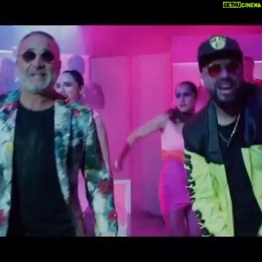 Rigeo - 1.8K Likes - Este tiempo sin poder hacer nuestra música en vivo a sido muy duro! Antes de encerrarnos con mi bro @luisjaraoficial soltamos este temazo que es dejalo.. con la participación de @stefankramer como la doctora @anapolotv y la tremenda @belenaza_ y el súper talentoso @patopimienta aún tengo las ganas de hacer el tour dejalo y poder llegar a todo nuestro país dando unos hermosos conciertos para todos ustedes .. buenas noches