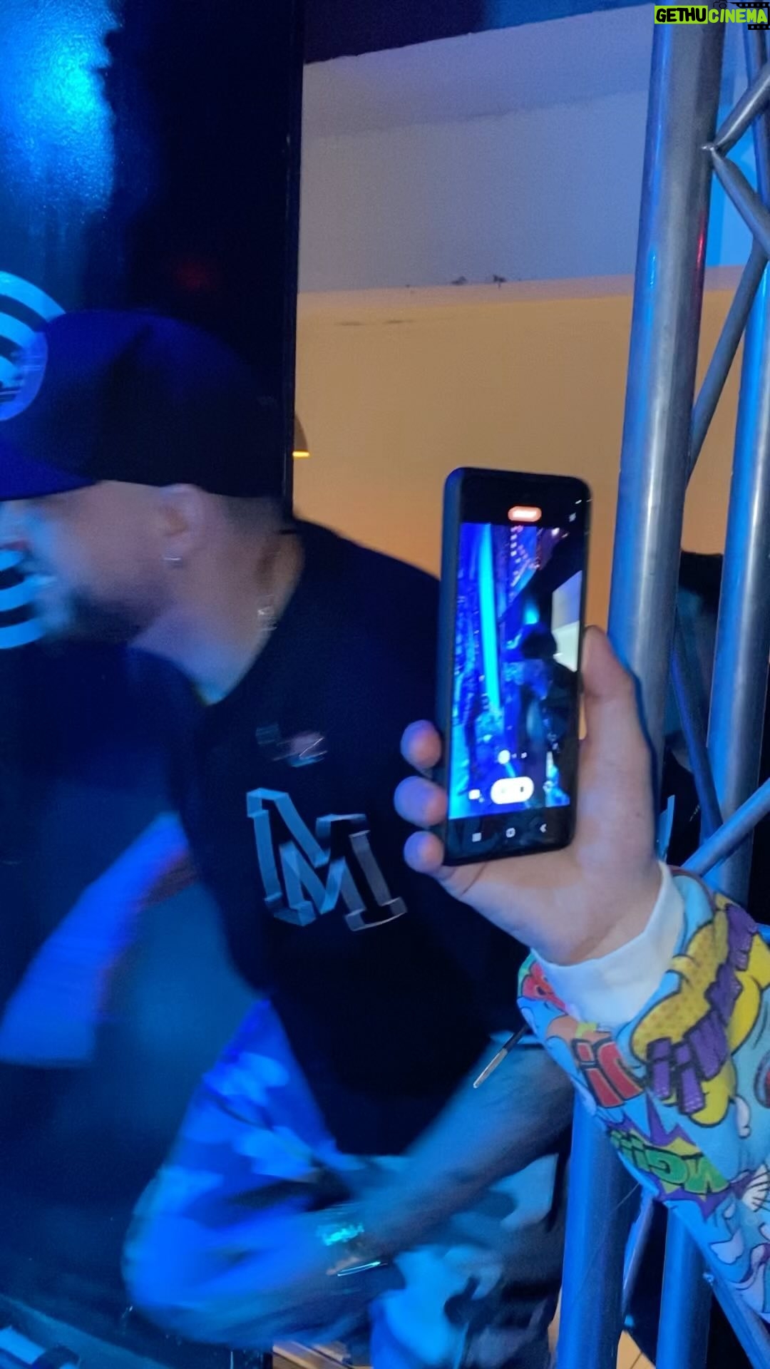 Rigeo - 1.5K Likes - 18 años desde que salio danger ! Feliz de poder seguir tocándola y que ustedes sigan vibrando con ella!! La felicidad no se esconde por miedo a la crítica ! Esto soy desde los 16 años con subidas con bajadas .. sacando 10 canciones por año! Y años sin lanzar una canción. Salud y vida mi gente !!!