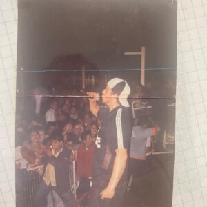 Rigeo Instagram - Momentos de mi vida ! es mágico cuando lo que escribes en una noche de inspiración luego lo corean miles. Sólo agradecer a la vida por darme la oportunidad de vivir de lo que más amo!! Ojalá el gobierno se ponga las pilas con nostros los que vivimos del arte . Por qué cuando pasa una tragedia somos los primeros, en ir ayudar o hacer un himno!  Pero en esta tragedia nos dejaron solos!! Conciencia y respeto para las artes en todas sus expresiones en nuestro país y el mundo… esta vez nosotros necesitamos de ustedes