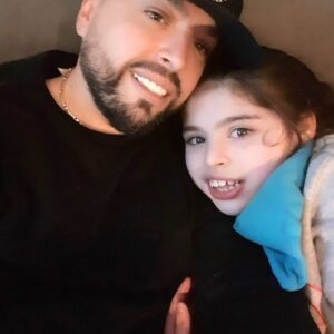 Rigeo Instagram - Feliz día a todos los padres del mundo, a los que aman a sus hijos a los que están día a día con ellos .. gracias a mis pollos por hacerme feliz mi corazón.. y estamos pasando por cosas duras mis amores, mi corazón se me rompe todos los días