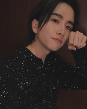 Rihito Itagaki Instagram - 22歳と相成りました

取り急ぎ、ご報告と謝辞まで…
皆さまいつも本当にありがとうございます

かねてより妖怪の類に化けることを望む板垣ですが、ﾆｬﾝﾆｬﾝ、ということで差し詰め化け猫か

総会に関してはまた追って…