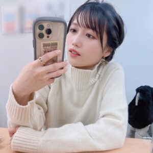 Rihona Kato Instagram - 鏡越しに撮っておけばおしゃれだろうと思ってる！わは！今年の目標は色気〜！！！人も目をじっとり見て話すときはゆっくり！色気〜！