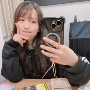 Rihona Kato Instagram - _

死ぬほどかわゆい髪の毛ウェーブのやり方を覚えてしまった……これは爆モテか？だはははは

#ロングヘア #巻き髪 #エクステ