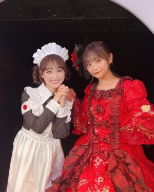 Rika Nakagawa Instagram - .
舞台『 #メイドランカー！詰り蹴落とし跪け乙女』
.
2022.12.23〜12.27 @シブゲキ
.
古い風習が正しいわけではない。疑ったり迷いながらも「メイドとは何か？」物事の根本を見つめ直す少女達の真っ直ぐな生き様が、いつまでも皆様の胸に残り続けますように。

全てはあなたのために😌
ありがとうございました✨

ツツジ役 中川梨花🐏🌼
.
p.s.全9公演を終えたとき、急に自分の中で張り詰めていたものが降りたのか、主演のまちゃりんの顔を見た瞬間、どばどば泣きました。