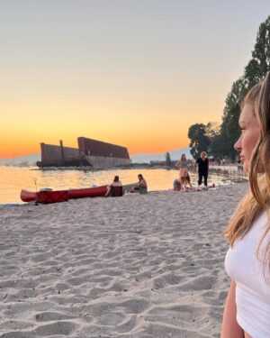 Riley Smith Instagram - It took a long time for summer to finally arrive in Vancouver, but it showed up perfect for this long Canadian weekend! ☀️ 🇨🇦
@ashlirobson