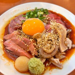 Rin Asuka Instagram - めちゃでかボリューム
まるごとグレープフルーツサワーに
肉刺し5種ユッケ⭐︎スペシャル⭐︎

ホルモン焼きに
ハムカツ

どれもリーズナブルで美味しい🤤
サクッと飲みでも夜ご飯でも満足すぎて
毎日でも通えるホルモン屋さんを見つけました❤️

お酒のジョッキの大きさに驚きの私🫢笑

#PR #もつ千 #赤坂ディナー #赤坂グルメ #赤坂居酒屋 #赤坂飲み