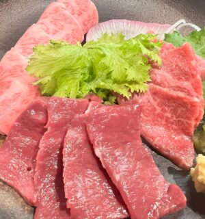 Rin Asuka Instagram - 帰省したら絶対食べる❤️

焼肉たかしま　@takashima1107 

日本一長い天神橋筋商店街から近いのでいつもお買い物して→ご飯のコース✨

生肉認可店だから大好きな肉刺しも豊富でシーズン毎に限定メニューも張り出されていていついっても楽しみになる😊

お気に入りは肉刺しとフワフワのトリュフ卵かけご飯！

締めのグリーンの冷麺はクレソン冷麺！お肉も美味しいけど〆にも重きを置く位おいしいよ😋

#大阪グルメ #穴場 #天神橋筋商店街  #天六グルメ #焼肉 #女子会 #女子会ディナー