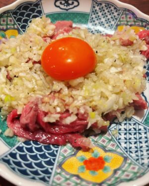 Rin Asuka Instagram - 肉刺しが大好きな私が😍
大阪に帰った時に見つけたお店🏬✨

@yakiniku_desse 
焼肉でっせ⇦

肉刺しの種類もさることながら、好きな厚切りタンも柔らかくでサックリとした歯触り🥺
ホルモンも種類豊富で安くて飲み放題をつけても2人で12000円位っ！

梅田にあって行きやすいからオススメします❤️
私もたん刺し、ハラミ刺しを求めてまた再訪問しようと決めました！！

お肉は体にいいからダイエット中も食べていいリストに入れてるんだ😋笑

#PR #焼肉でっせ #梅田焼肉 #大阪グルメ #和牛焼肉 #梅田昼飲み