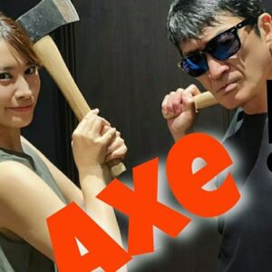 Rin Asuka Instagram - 小沢さんのYouTube出演させていただいた回🥺皆さん見てくれましたか！？

新宿で斧を振り上げ、
なんか大きな棒で色々叩き壊しました笑
物を壊すなんて…驚くほどドキドキして全身スポーツした位汗をかいてびっくり🙄

斧的投げ対決もしたので是非結果を見に
小沢和義さんのYouTubeチャンネルまで✨

生まれて初めてのYouTube撮影
楽しかったです♪小沢さんに感謝🥲❇︎