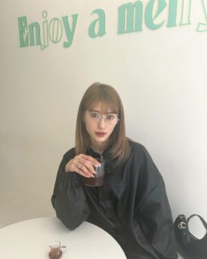 Rina Koyama Instagram - 😺😾