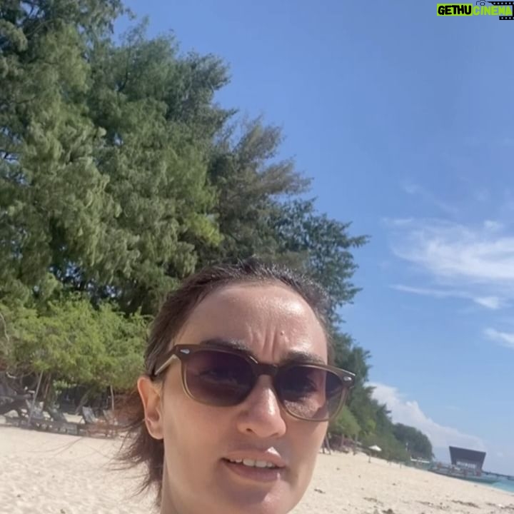 Rio Dewanto - 155K Likes - Island Love 🏝️