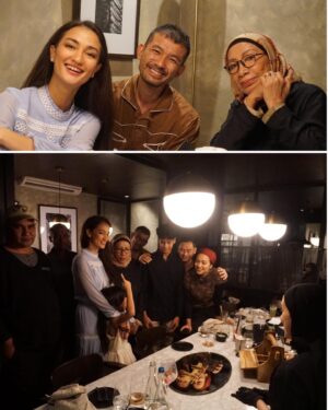 Rio Dewanto Instagram - Family time   Birthday = perfect combination for happiness 🤍