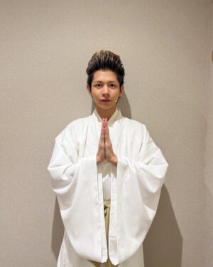 Rio Komiya Instagram - 新年明けましておめでとうございます。
今年はどんな一年になるのか今からワクワクドキドキです。
悔いのない一年にしたいと思います！

2024年もどうぞよろしくお願い致します！