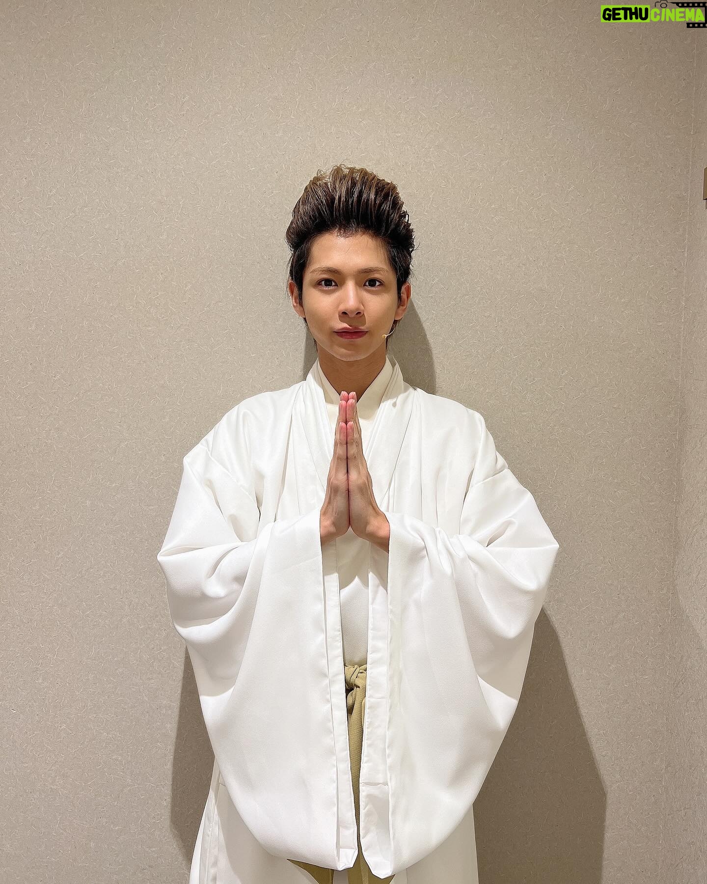 Rio Komiya - 11.1K Likes - 新年明けましておめでとうございます。
今年はどんな一年になるのか今からワクワクドキドキです。
悔いのない一年にしたいと思います!
2024年もどうぞよろしくお願い致します!