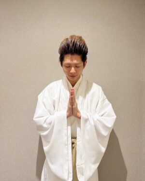 Rio Komiya Instagram - 新年明けましておめでとうございます。
今年はどんな一年になるのか今からワクワクドキドキです。
悔いのない一年にしたいと思います！

2024年もどうぞよろしくお願い致します！