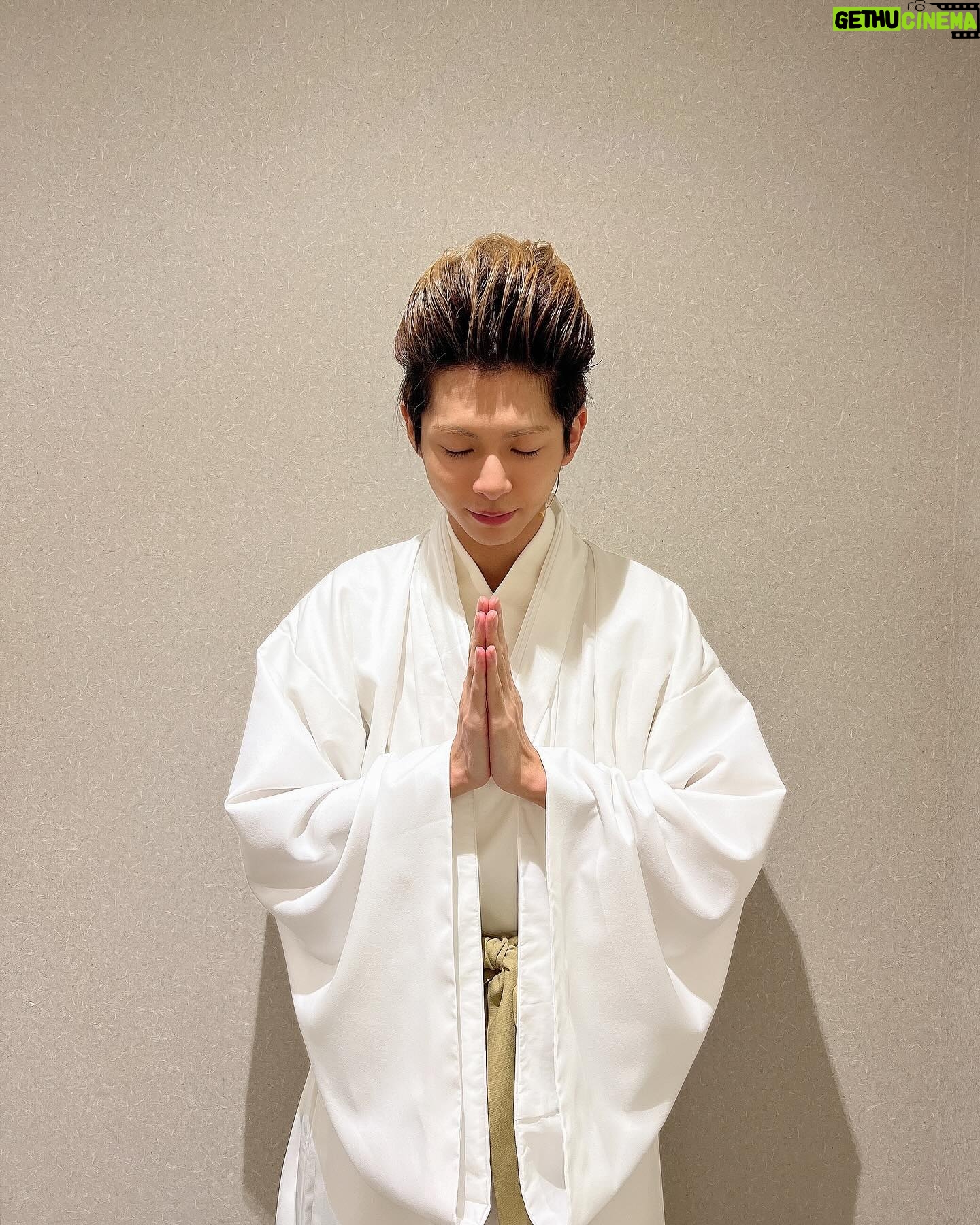 Rio Komiya - 11.1K Likes - 新年明けましておめでとうございます。
今年はどんな一年になるのか今からワクワクドキドキです。
悔いのない一年にしたいと思います!
2024年もどうぞよろしくお願い致します!