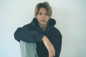 Rio Komiya Instagram - 最近の小宮です

稽古終盤。現時点で面白すぎる舞台になってます

お客様が入り、熱量とボルテージが上がったらもっともっと良い物になると確信しております！
#西遊記 まずは大阪公演。待ってますね